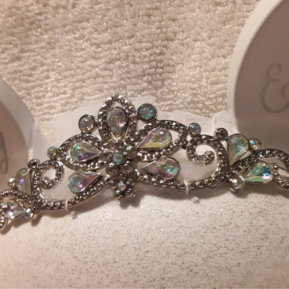 Disney Minnie’s Wedding Bridal Veil Hat. NWT - Picture 3 of 6